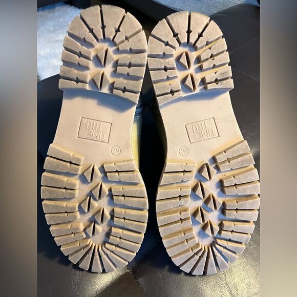Time and Tru beige side zip platform ankle boots! Size 6.5 - Picture 6 of 6